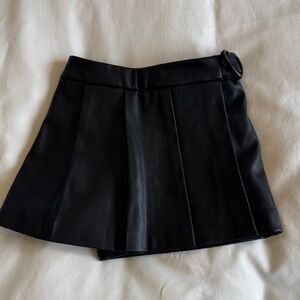 Zara Faux Leather Black Pleated Skort